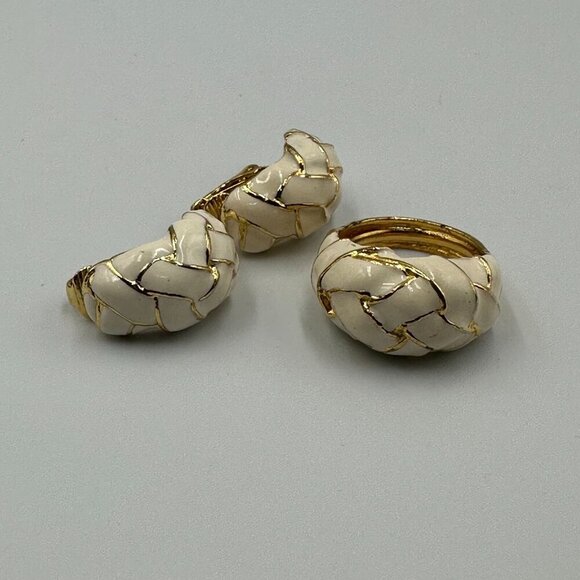 Vintage Kenneth Jay Lane Jewelry Set Gold Tone Cream Ring Clip-On Earrings - Picture 3 of 16